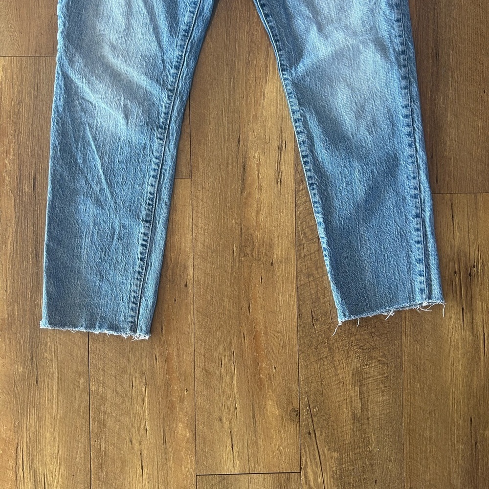 GAP Universal Slim Boyfriend Jeans 6/28 Light Wash Raw Hem Cropped - Picture 3 of 9